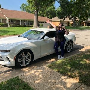 Meet your posher, Nikki!